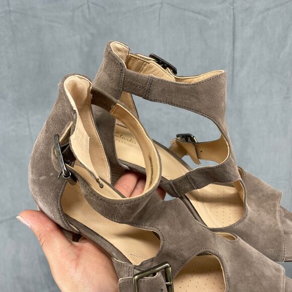 Clarks Heels Womens 9 Tan Open Toe Cushioned Chunky Block Faux Leather - Picture 4 of 7